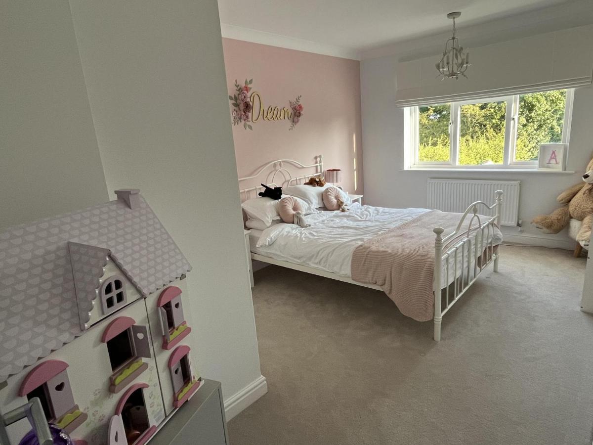 5 Bedroom 4 Bathroom Gym Playroom Country Home Leamington Spa Exterior photo