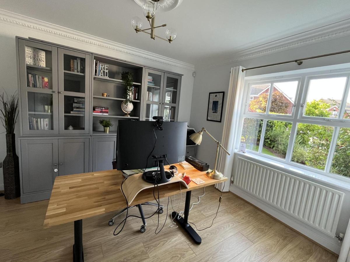 5 Bedroom 4 Bathroom Gym Playroom Country Home Leamington Spa Exterior photo