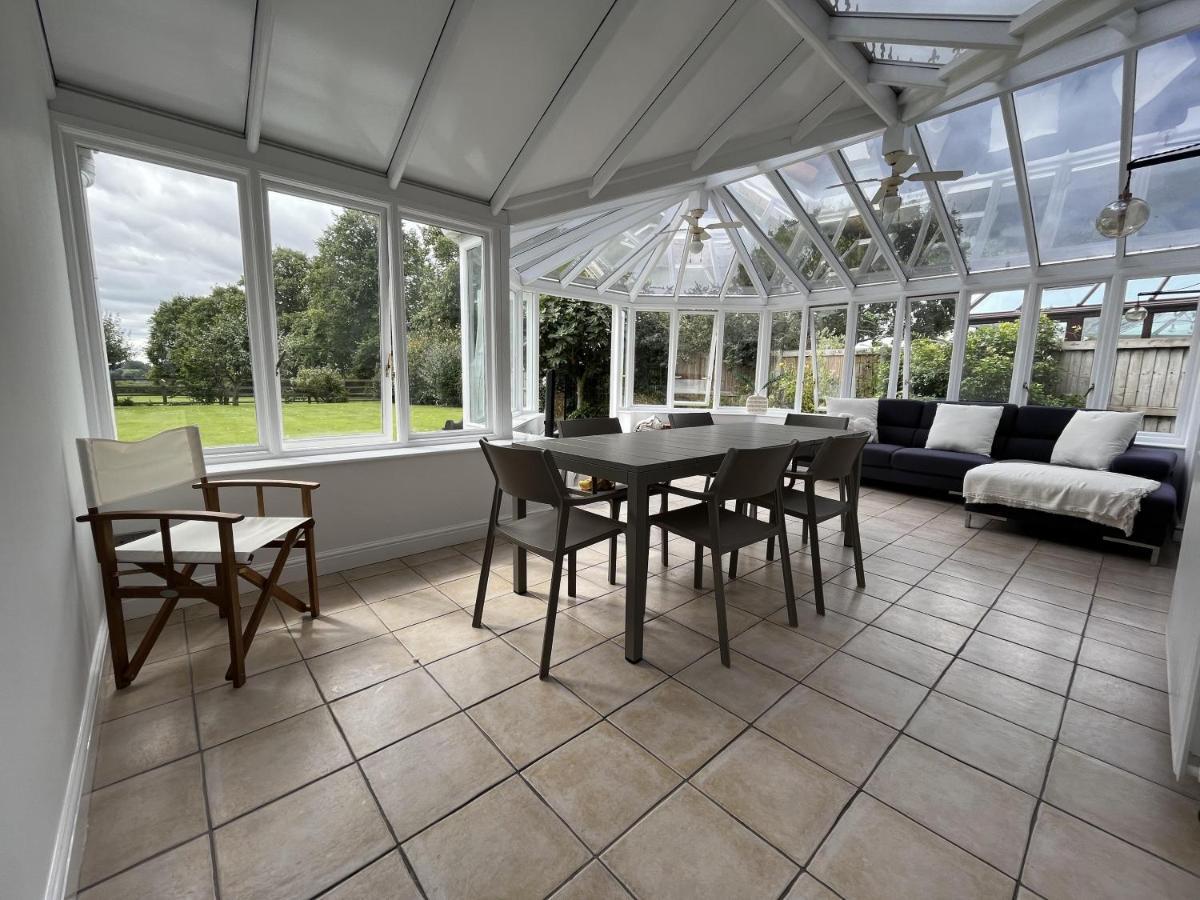 5 Bedroom 4 Bathroom Gym Playroom Country Home Leamington Spa Exterior photo